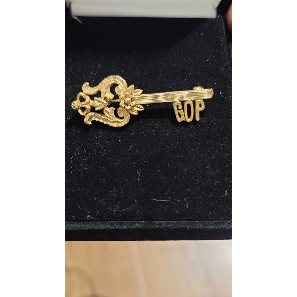 Vtg Sears Key GOP Signed Brooch Pin